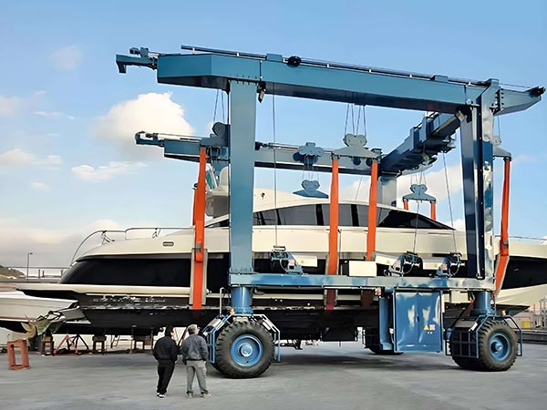 Mobile Boat Hoist Crane